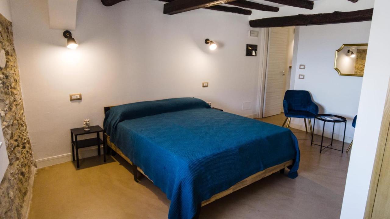 111 Apartments & Rooms Patti Esterno foto
