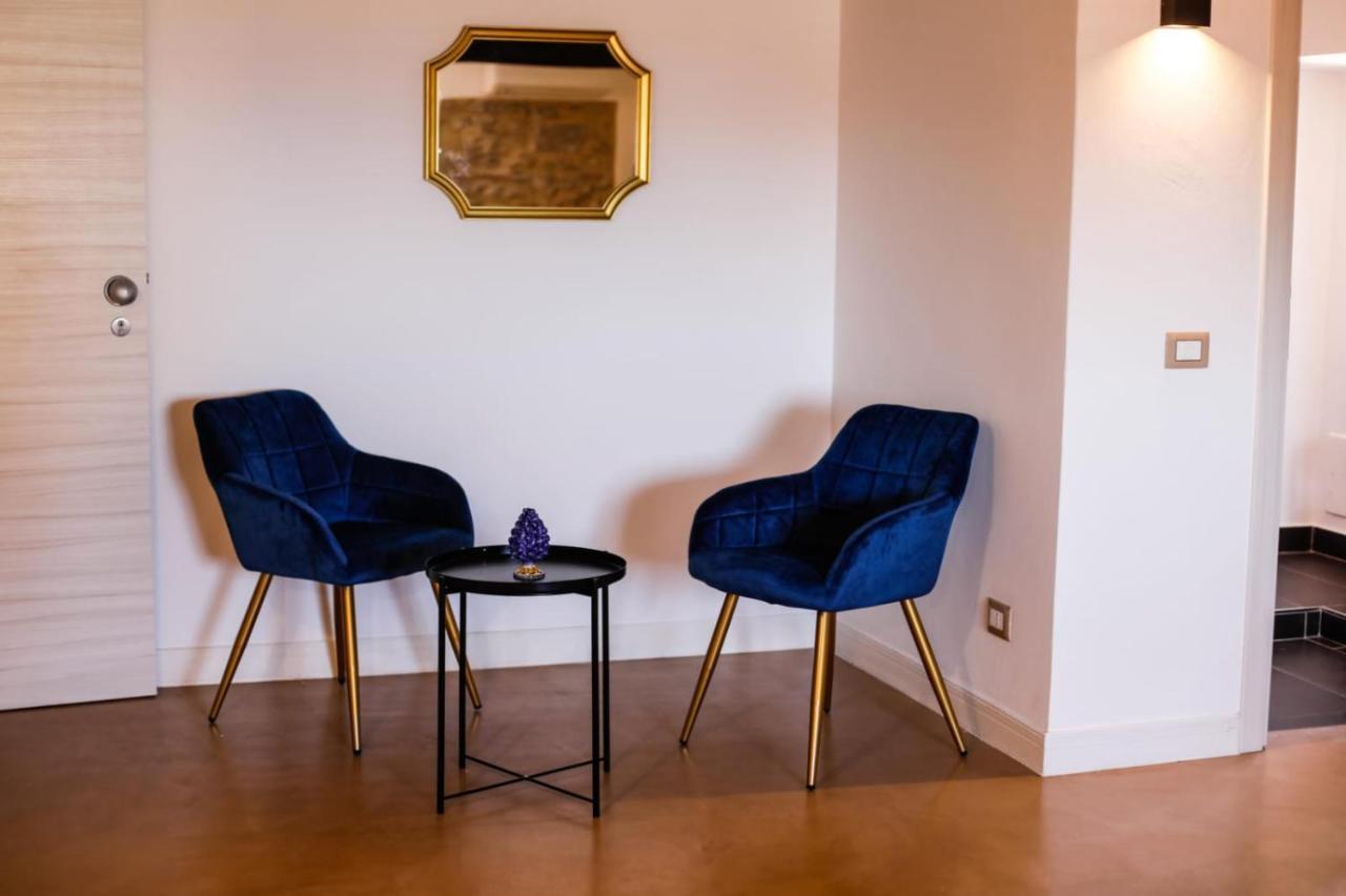 111 Apartments & Rooms Patti Esterno foto