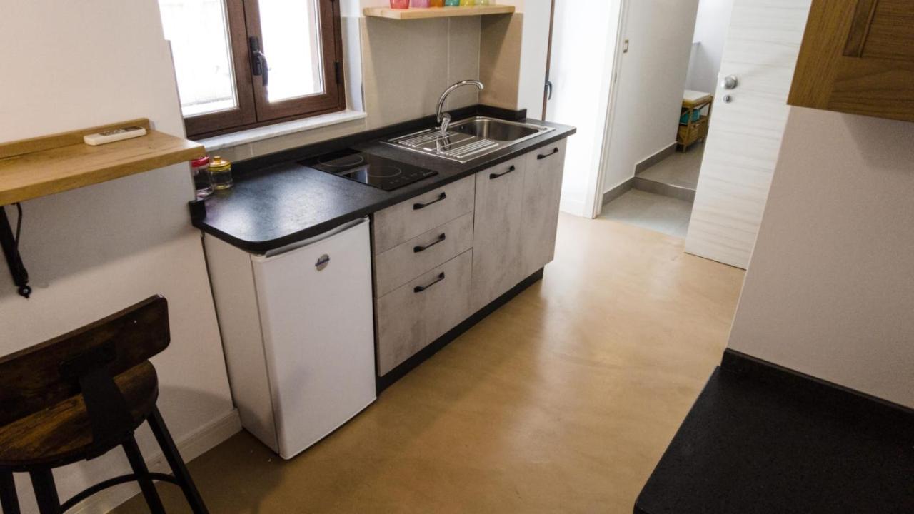 111 Apartments & Rooms Patti Esterno foto