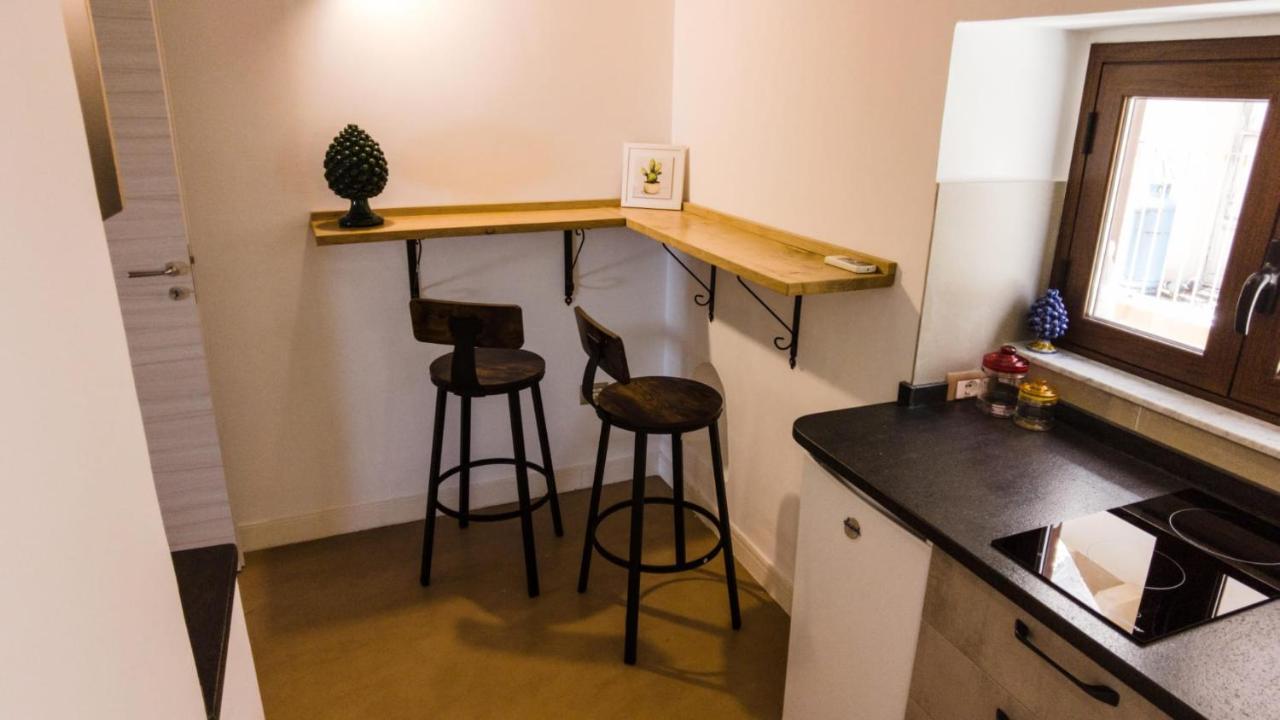 111 Apartments & Rooms Patti Esterno foto