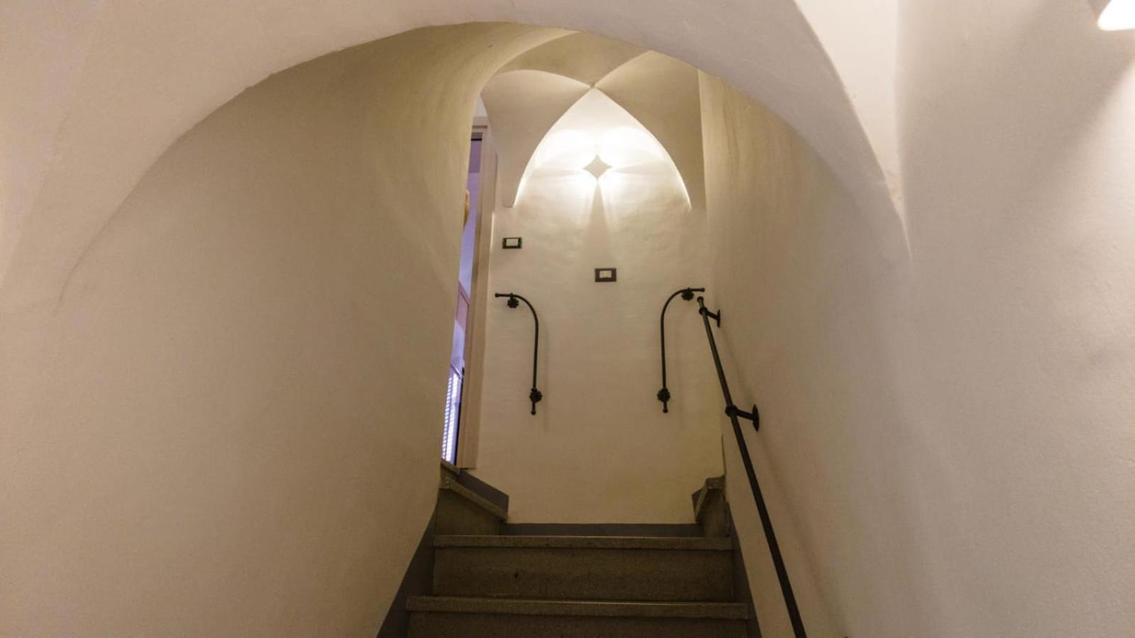 111 Apartments & Rooms Patti Esterno foto