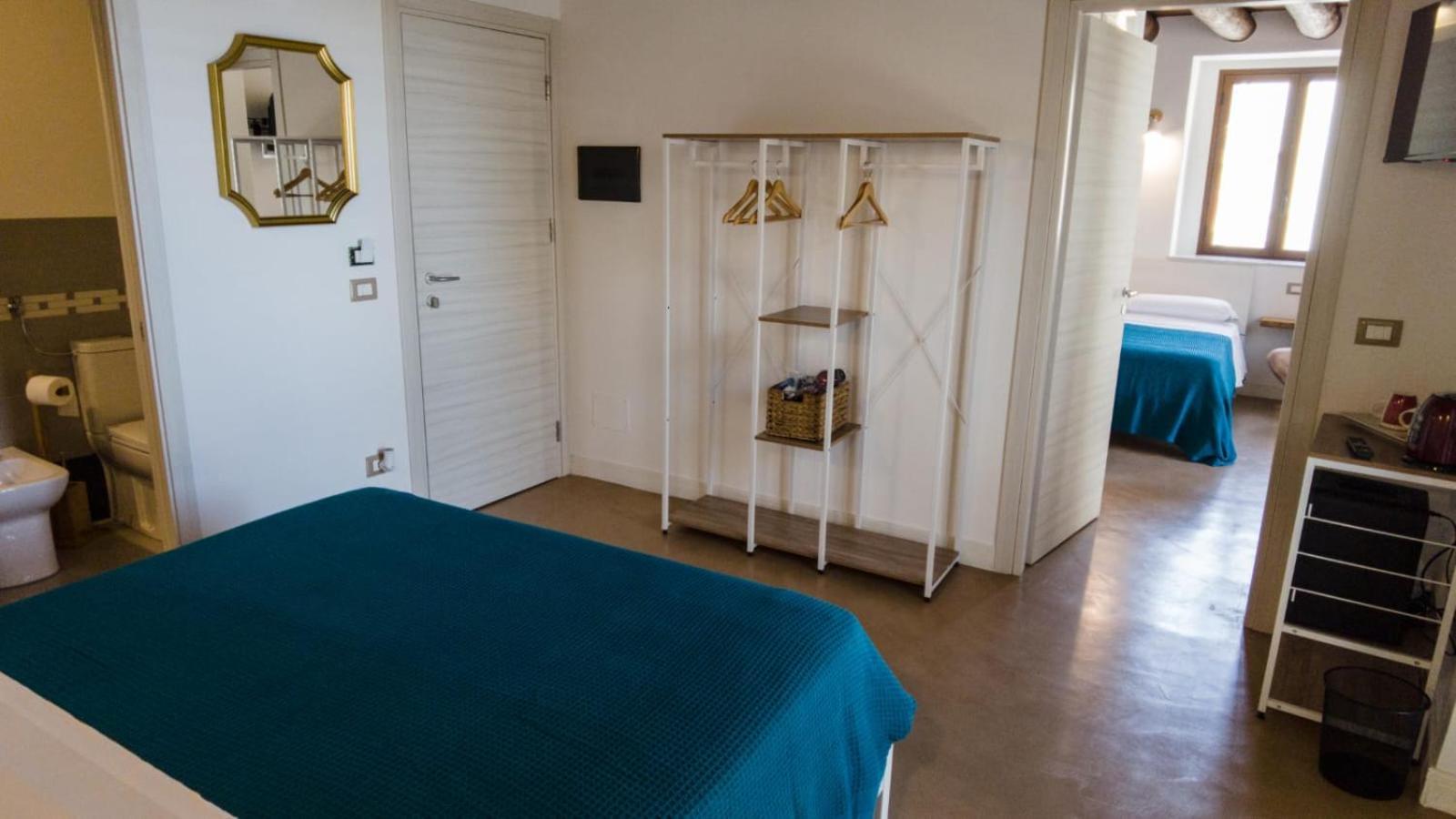 111 Apartments & Rooms Patti Esterno foto