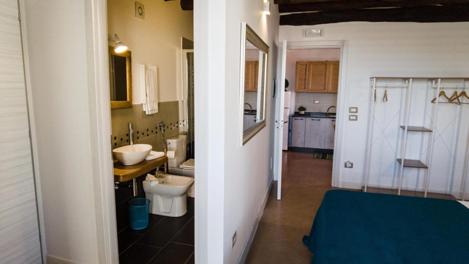 111 Apartments & Rooms Patti Esterno foto